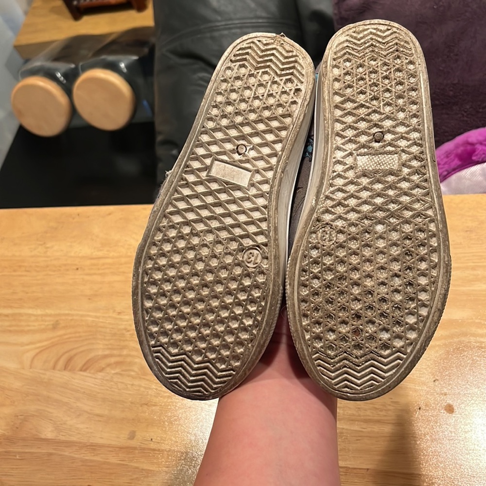 2 shoes size 13 kids sold on another site - Picture 4 of 4
